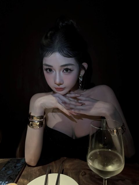 Khánh Vân Phạm - Me again