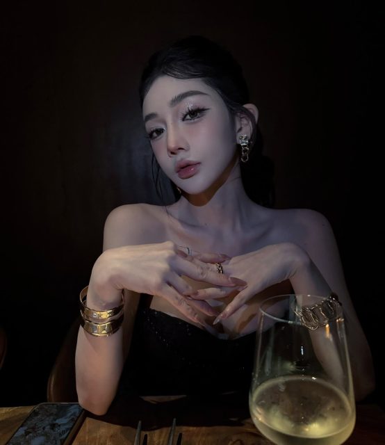 Khánh Vân Phạm - Me again