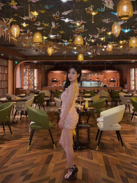 Trịnh Lâm Oanh - Đi date cùng với người đẹp
