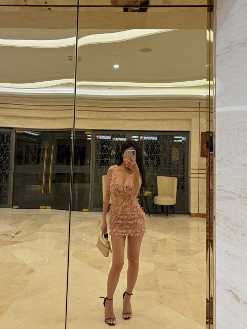 Trịnh Lâm Oanh - Đi date cùng với người đẹp