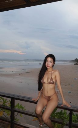 Trịnh Lâm Oanh - Không để mọi người chờ lâu em đã bắn hình rồi
