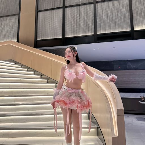 Nguyễn Linh Linh - Thi thoảng mình hông muốn đi làm nữaaa nhưng chợt nhận ra mình chỉ…