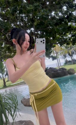 Phạm Thuỵ Kim Linh - Mn dậy chưa ạ dậy rồi thì múc chiếc set này đi nào Xênh vãi…