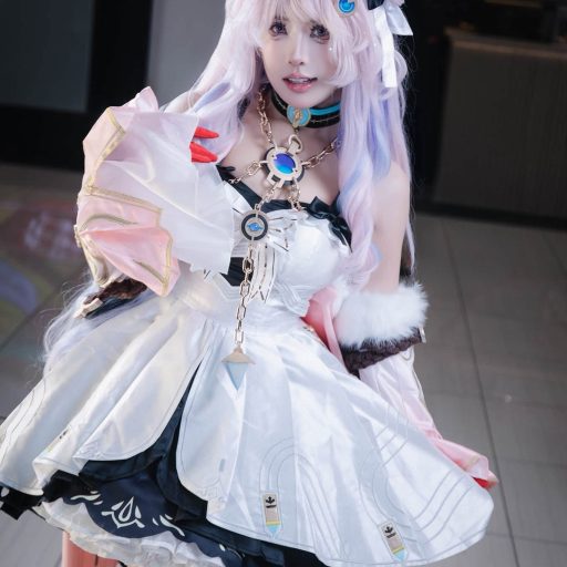 UNa To Uyen - Ảnh cosplay lúc nào cũng ít like ms cay :)) Photo: Bùi Khánh Make…
