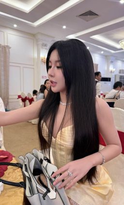 Nguyễn Thanh Hằng - Bạn bè lấy chồng hết rồi Tìm bạn mới để chơi thôi