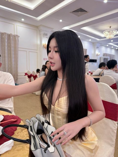 Nguyễn Thanh Hằng - Bạn bè lấy chồng hết rồi Tìm bạn mới để chơi thôi