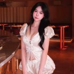 Nguyễn Phạm Tú Uyên - Nếu em làm sai, em sẽ cúi đầu xin lỗi anh Anh chỉ cần giữ tóc giúp…