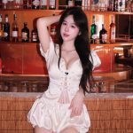 Nguyễn Phạm Tú Uyên - Nếu em làm sai, em sẽ cúi đầu xin lỗi anh Anh chỉ cần giữ tóc giúp…