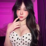 Nguyễn Phạm Tú Uyên - Ở bên em, em xài tiền cho đáng để biết siêng đi làm như người ta…