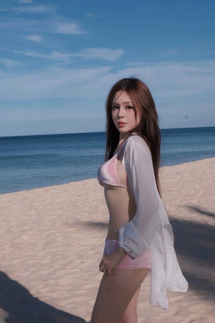 Thủy Tiên - Mây cười vs gió Biển cười vs em