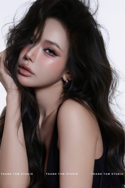 Phạm Quỳnh Trang - Họ kêu tôi xem lại bản thân nhưng chính tôi cũng đã đắm chìm và rung…