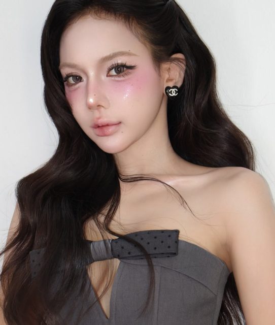 Phạm Quỳnh Trang - Huong My Nguyen make tôi như búp bê thế nàyyy Thảo Phạm hot hair HN