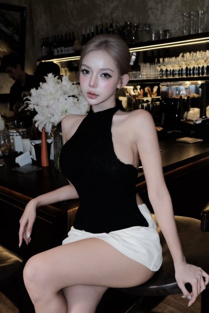 Phạm Quỳnh Trang - sao lại cẩn thận với em như thế là ghét em hay là sợ thích em thêm…