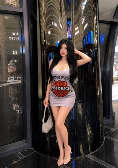 Bích Hoa Nguyễn - Đừng nhìn em kiểu đó, em dễ hiểu lầm lắm ..