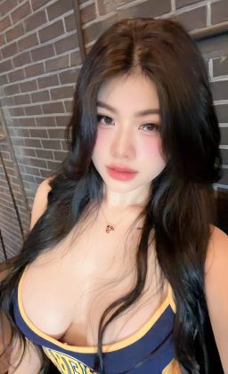 Bích Hoa Nguyễn - Hôm nay đăng ảnh đỡ flop chưa nhỉ , mọi người like để e biết với ..