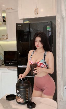 Bích Hoa Nguyễn - Người ta mê trà sữa , còn mình mê… whey sau tập....