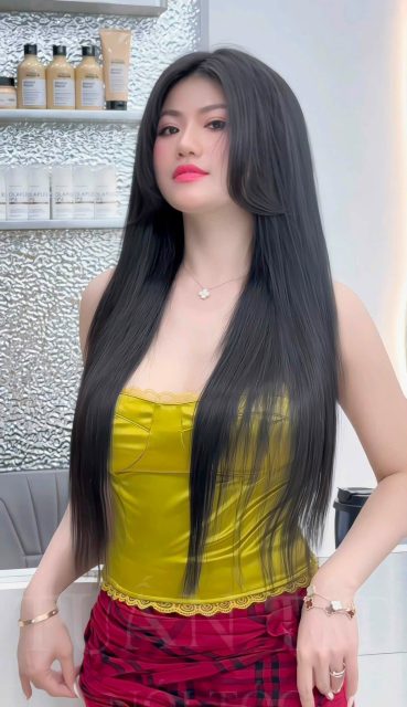 Bích Hoa Nguyễn - Nhìn em hơi khó thở, mà càng nhìn lại càng không muốn thở đều ...