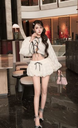 Nguyễn Thị Phi Yến - Dự báo thời tiết mai có nắng hanh Em không nghe rõ, tưởng mai có…