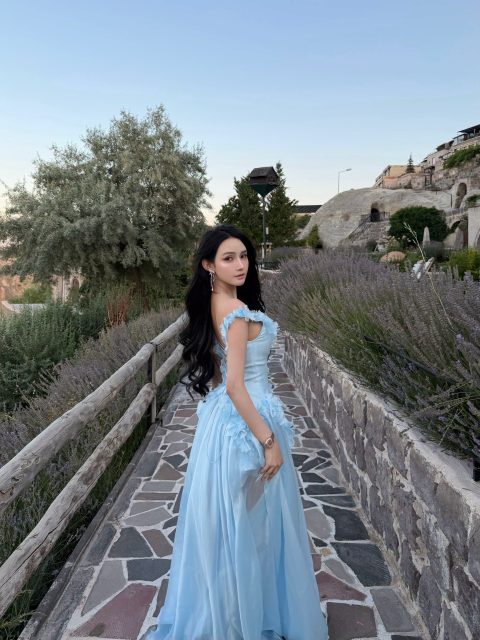 Nguyễn Thị Phi Yến - 人生嘛，长得漂亮了，感情就得坎坷一点。贪心什么呢 JENÉA By Jenny