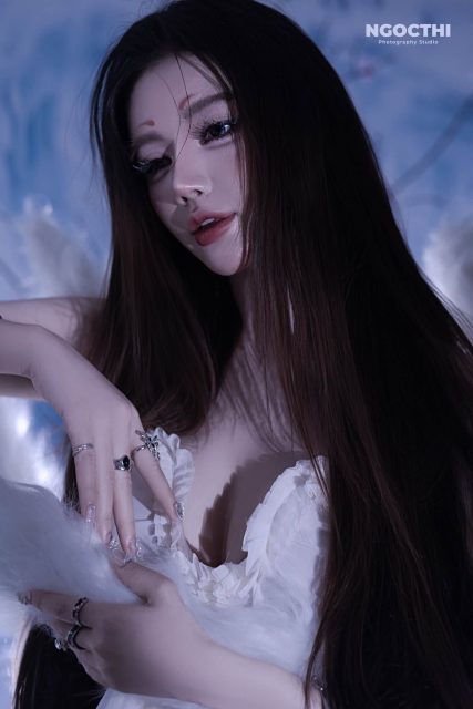 Ngô Thị Mỹ Duyên - Mắt phượng mày ngài nụ cười mặn, Chín đuôi giấu kín mối tình tan…