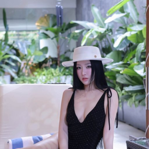Phạm Phương Thu - Anh học thêm, để kể em nhiều điều. Em học thêm, để hiểu những gì anh…