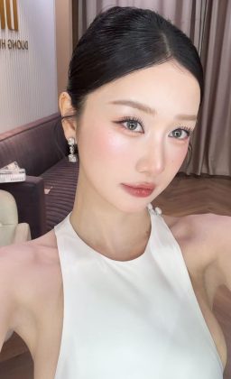 Vũ Phương Anh - Rồi ông trời sẽ mang đến cho bạn 1 người: Vừa gặp bạn, đã cười Vừa…