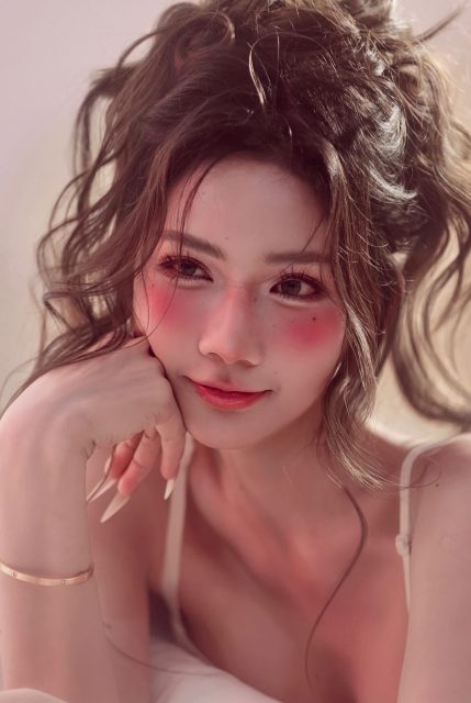 Khánh Vân Phạm - Lang thang ở chốn thiên đàng