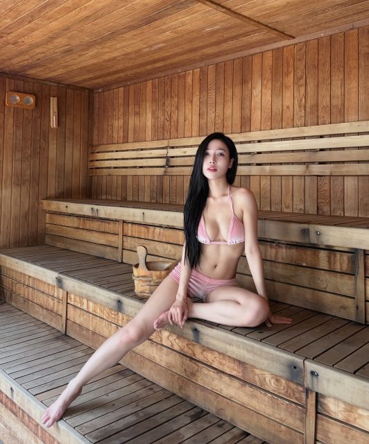Trịnh Lâm Oanh - Em gái pink