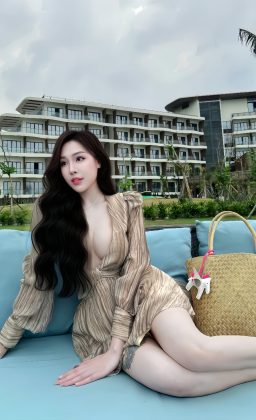 Nguyễn Thu Trang - “Chờ cho cây bưởi có hoa Cây cau có trái thì ta yêu nàng Chờ cho bạc…