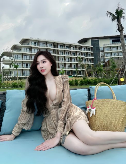 Nguyễn Thu Trang - “Chờ cho cây bưởi có hoa Cây cau có trái thì ta yêu nàng Chờ cho bạc…