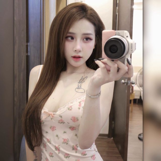 Thúy Hiền - Điều cảm động nhất không phải là anh nói thương em. Mà anh nói với…