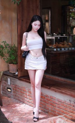 Trần Bích Triều Tiên - Họ bảo tôi nhạt, chịu thôi tôi có phải laura cà phê đâu mà đòi đậm đà